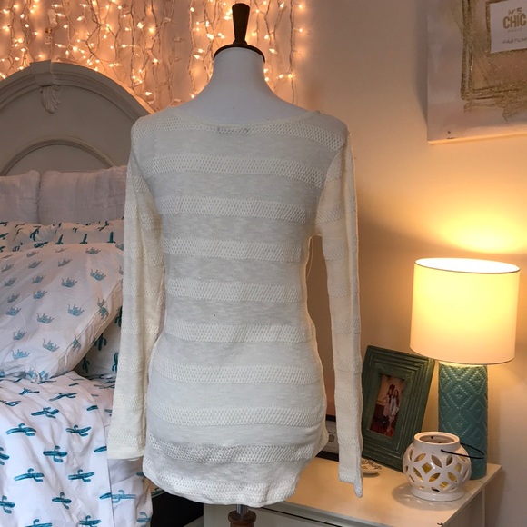 Cream top with fun pocket - Picture 4 of 4